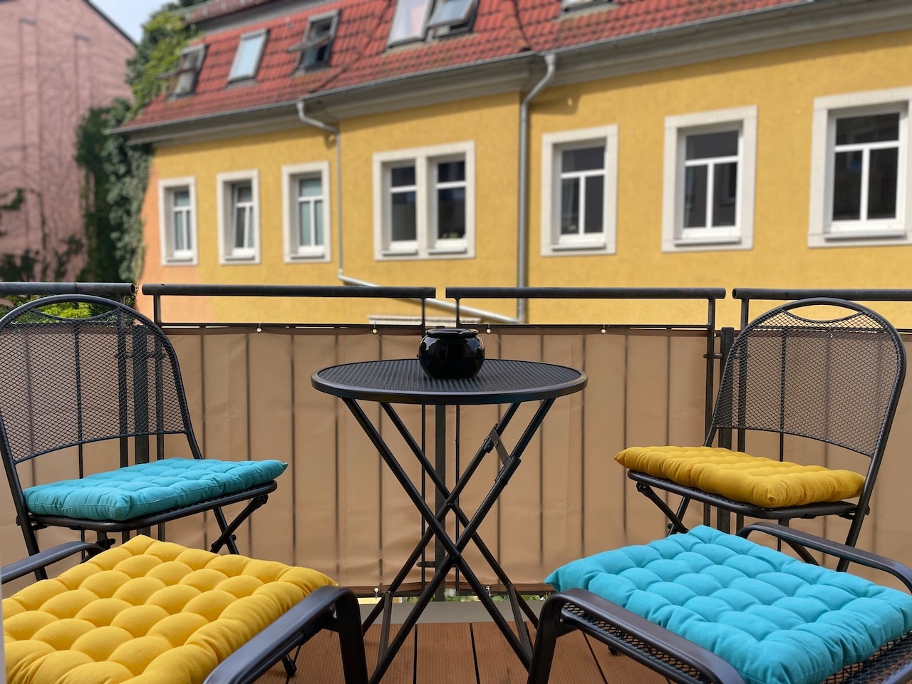 dresden-uptown-balkon-hinterhof